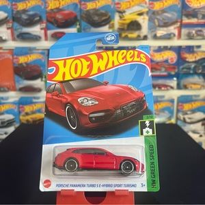 Hot Wheels Porsche Panamera Turbo S E-Hybrid Sport Turismo - 2023 HW Green Speed